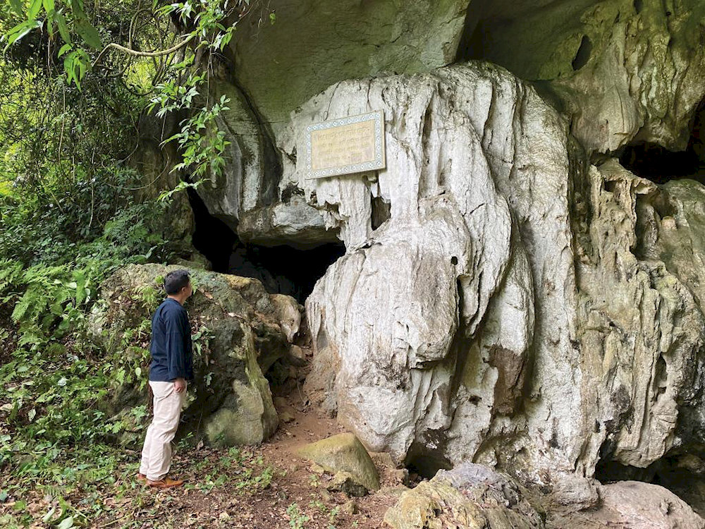 Nguom Boc Cave is nestled on the western slope of the Lam Son range in Hong Viet commune